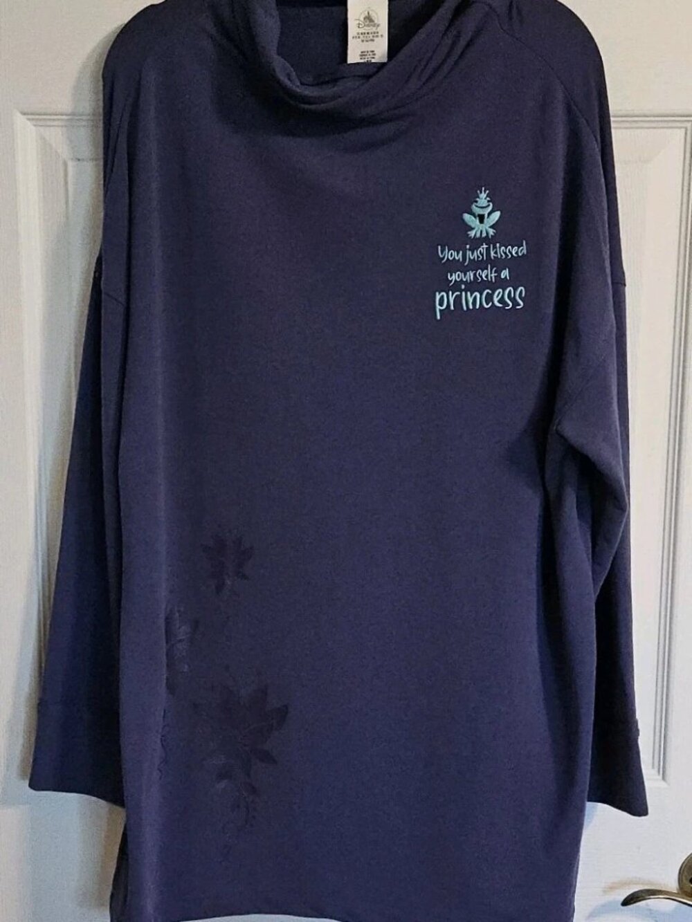 Disney Oversized Medium "You Kissed Yourself a Princess" Long-Sleeved Tunic
